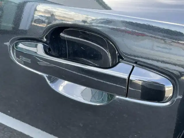 トヨタ Ｃ－ＨＲ G モード ネロ セーフティプラス 香川県 2020(令2)年 5.7万km ブラックマイカ トヨタセーフティーセンス/・プリクラッシュ（衝突軽減）/・LDA（車線逸脱警報）/純正9型ディスプレイオーディオ/・コネクトナビ機能付き/パノラミックビューモニターOP/バックカメラ/ハーフレザーシート/シートヒーター/革巻きステアリング/ステアリングリモコン/レーダークルーズコントロール/LEDヘッドライト/LEDフォグライト/オートハイビーム/オートライト/前後ドライブレコーダー/純正18インチアルミホイール/スマートキー/プッシュスタート