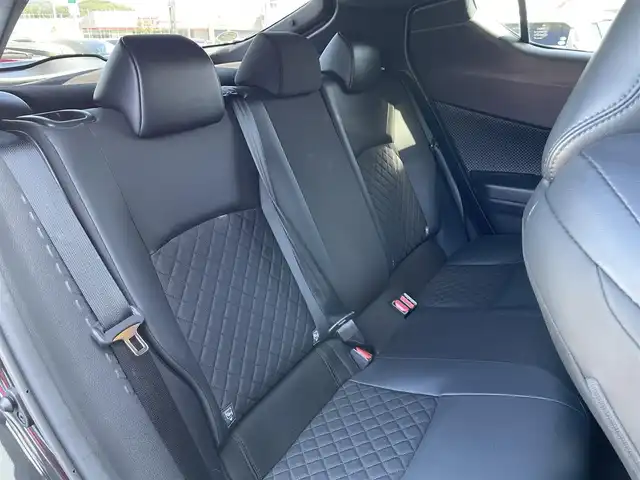 トヨタ Ｃ－ＨＲ G モード ネロ セーフティプラス 香川県 2020(令2)年 5.7万km ブラックマイカ トヨタセーフティーセンス/・プリクラッシュ（衝突軽減）/・LDA（車線逸脱警報）/純正9型ディスプレイオーディオ/・コネクトナビ機能付き/パノラミックビューモニターOP/バックカメラ/ハーフレザーシート/シートヒーター/革巻きステアリング/ステアリングリモコン/レーダークルーズコントロール/LEDヘッドライト/LEDフォグライト/オートハイビーム/オートライト/前後ドライブレコーダー/純正18インチアルミホイール/スマートキー/プッシュスタート