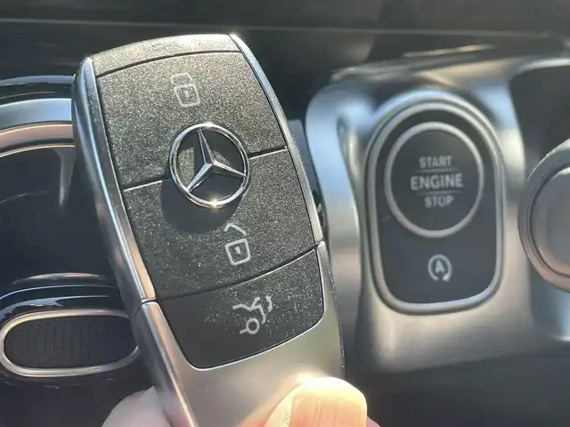 メルセデス・ベンツ Ｍ・ベンツ ＧＬＢ２００ｄ 4マチック AMGライン 滋賀県 2023(令5)年 1.8万km デジタルホワイト サンルーフ　/ＡＭＧライン　/ハーフレザー　/・メモリ付きパワーシート　/・シートヒーター/レーダーセーフティＰＫＧ　/ＡＣＣ　/ＢＳＭ　/３６０°カメラ　/アンビエントライト　/純正ナビ（ＢＴ／ＤＴＶ／ＣａｒＰｌａｙ）/ワイヤレスチャージ/純正19インチAW