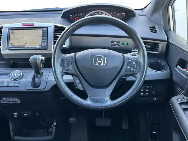 ホンダ フリード スパイク GL 神奈川県 2012(平24)年 8.7万km アラバスターシルバーメタリック ジャストセレクション/HDDインターナビ/・ワンセグTV/CD/MSV/DVD再生可/バックカメラ/ビルトインETC/両側パワースライドドア/クルーズコントロール/純正15インチAW/HIDヘッドライト/スマートキー/横滑り防止装置/ドアバイザー/純正フロアマット/保証書/取扱説明書/スペアキー×1