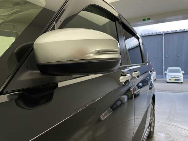 ホンダ フリード ハイブリット クロスター 長野県 2023(令5)年 2.9万km クリスタルブラックパール 純正メモリナビ（型番VXM-234VFi）/（フルセグTV＆CD＆DVD＆SD＆BL＆USB＆iPod＆AUX＆FM・AM）/バックカメラ/ホンダセンシング/・クルーズコントロール（追従あり）/・レーンキープアシスト/・衝突被害軽減システム/・クリアランスソナー/純正エンジンスターター/ビルトインETC/ドライブレコーダー（前後）/両側パワースライドドア/ワイパーデアイサー/LEDヘッドライト/フォグランプ/オートライト/シートヒーター（前席）/2列目サンシェード/純正フロアマット/15インチ純正アルミホイール/ドアバイザー/スマートキー