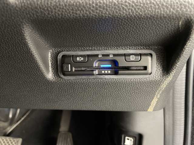 ホンダ フリード ハイブリット クロスター 長野県 2023(令5)年 2.9万km クリスタルブラックパール 純正メモリナビ（型番VXM-234VFi）/（フルセグTV＆CD＆DVD＆SD＆BL＆USB＆iPod＆AUX＆FM・AM）/バックカメラ/ホンダセンシング/・クルーズコントロール（追従あり）/・レーンキープアシスト/・衝突被害軽減システム/・クリアランスソナー/純正エンジンスターター/ビルトインETC/ドライブレコーダー（前後）/両側パワースライドドア/ワイパーデアイサー/LEDヘッドライト/フォグランプ/オートライト/シートヒーター（前席）/2列目サンシェード/純正フロアマット/15インチ純正アルミホイール/ドアバイザー/スマートキー