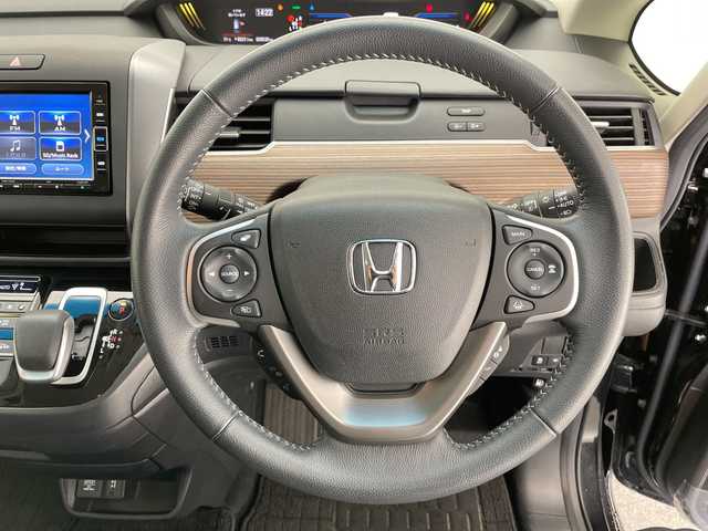 ホンダ フリード ハイブリット クロスター 長野県 2023(令5)年 2.9万km クリスタルブラックパール 純正メモリナビ（型番VXM-234VFi）/（フルセグTV＆CD＆DVD＆SD＆BL＆USB＆iPod＆AUX＆FM・AM）/バックカメラ/ホンダセンシング/・クルーズコントロール（追従あり）/・レーンキープアシスト/・衝突被害軽減システム/・クリアランスソナー/純正エンジンスターター/ビルトインETC/ドライブレコーダー（前後）/両側パワースライドドア/ワイパーデアイサー/LEDヘッドライト/フォグランプ/オートライト/シートヒーター（前席）/2列目サンシェード/純正フロアマット/15インチ純正アルミホイール/ドアバイザー/スマートキー