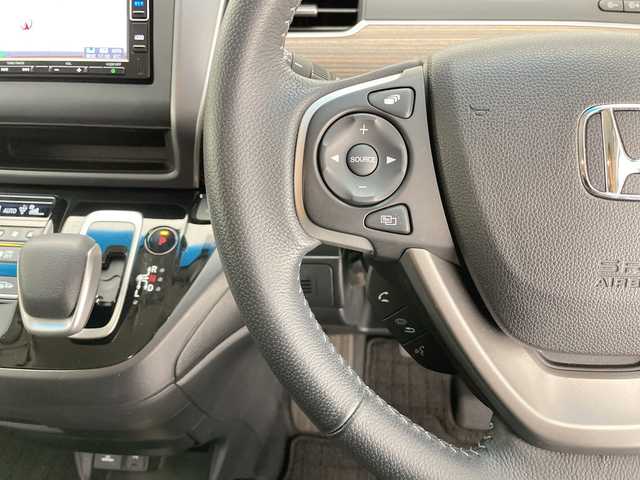 ホンダ フリード ハイブリット クロスター 長野県 2023(令5)年 2.9万km クリスタルブラックパール 純正メモリナビ（型番VXM-234VFi）/（フルセグTV＆CD＆DVD＆SD＆BL＆USB＆iPod＆AUX＆FM・AM）/バックカメラ/ホンダセンシング/・クルーズコントロール（追従あり）/・レーンキープアシスト/・衝突被害軽減システム/・クリアランスソナー/純正エンジンスターター/ビルトインETC/ドライブレコーダー（前後）/両側パワースライドドア/ワイパーデアイサー/LEDヘッドライト/フォグランプ/オートライト/シートヒーター（前席）/2列目サンシェード/純正フロアマット/15インチ純正アルミホイール/ドアバイザー/スマートキー