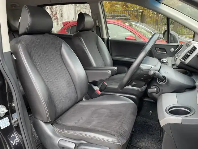 ホンダ フリード ハイブリット ジャストセレクション 埼玉県 2012(平24)年 8.7万km プレミアムブラキッシュパール /ワンオーナー//社外メモリナビ//フルセグTV//バックカメラ//CD/DVD/Bluetooth//両側パワースライドドア//クルーズコントロール//ETC//スマートキー//キセノン//ハーフレザーシート//Wエアバッグ//ABS//横滑り防止装置//ドライブレコーダー//オートライト//プライバシーガラス//無限フロントグリル//純正15インチAW//新車時保証書//取扱説明書//ナビ取説