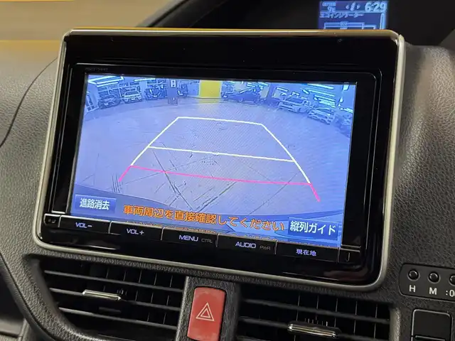 トヨタ ノア X 群馬県 2015(平27)年 7.4万km ダークシェリーマイカM 純正9インチナビ/　フルセグ/BT/CD/DVD/SD/バックカメラ/フリップダウンモニター/両側パワースライドドア/ビルトインETC/ドライブレコーダー/アイドリングストップ/LEDヘッドライト/オートライト/左右独立温度調整オートエアコン/スマートキー/プッシュスタート