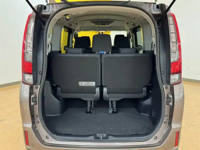 トヨタ ノア X 群馬県 2015(平27)年 7.4万km ダークシェリーマイカM 純正9インチナビ/　フルセグ/BT/CD/DVD/SD/バックカメラ/フリップダウンモニター/両側パワースライドドア/ビルトインETC/ドライブレコーダー/アイドリングストップ/LEDヘッドライト/オートライト/左右独立温度調整オートエアコン/スマートキー/プッシュスタート