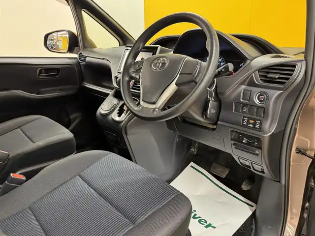 トヨタ ノア X 群馬県 2015(平27)年 7.4万km ダークシェリーマイカM 純正9インチナビ/　フルセグ/BT/CD/DVD/SD/バックカメラ/フリップダウンモニター/両側パワースライドドア/ビルトインETC/ドライブレコーダー/アイドリングストップ/LEDヘッドライト/オートライト/左右独立温度調整オートエアコン/スマートキー/プッシュスタート