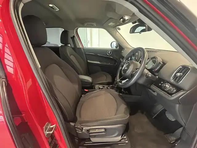 ＭＩＮＩ ミニ クロスオーバー クーパー D 愛知県 2017(平29)年 6.6万km チリ・レッド 純正ナビ/バックカメラ/ビルトインETC/ドライブレコーダー/パワーバックドア/クルーズコントロール/LEDヘッドライト/LEDフォグランプ/追従クルーズコントロール