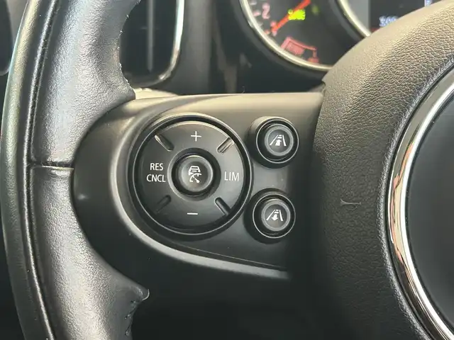 ＭＩＮＩ ミニ クロスオーバー クーパー D 愛知県 2017(平29)年 6.6万km チリ・レッド 純正ナビ/バックカメラ/ビルトインETC/ドライブレコーダー/パワーバックドア/クルーズコントロール/LEDヘッドライト/LEDフォグランプ/追従クルーズコントロール