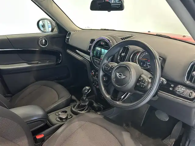 ＭＩＮＩ ミニ クロスオーバー クーパー D 愛知県 2017(平29)年 6.6万km チリ・レッド 純正ナビ/バックカメラ/ビルトインETC/ドライブレコーダー/パワーバックドア/クルーズコントロール/LEDヘッドライト/LEDフォグランプ/追従クルーズコントロール