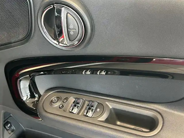 ＭＩＮＩ ミニ クロスオーバー クーパー D 愛知県 2017(平29)年 6.6万km チリ・レッド 純正ナビ/バックカメラ/ビルトインETC/ドライブレコーダー/パワーバックドア/クルーズコントロール/LEDヘッドライト/LEDフォグランプ/追従クルーズコントロール