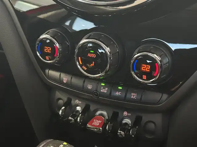 ＭＩＮＩ ミニ クロスオーバー クーパー D 愛知県 2017(平29)年 6.6万km チリ・レッド 純正ナビ/バックカメラ/ビルトインETC/ドライブレコーダー/パワーバックドア/クルーズコントロール/LEDヘッドライト/LEDフォグランプ/追従クルーズコントロール