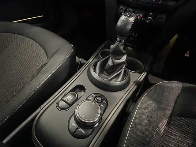 ＭＩＮＩ ミニ クロスオーバー クーパー D 愛知県 2017(平29)年 6.6万km チリ・レッド 純正ナビ/バックカメラ/ビルトインETC/ドライブレコーダー/パワーバックドア/クルーズコントロール/LEDヘッドライト/LEDフォグランプ/追従クルーズコントロール