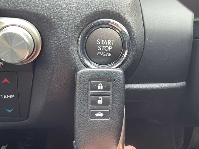 レクサス ＧＳ 250 Iパッケージ 愛知県 2012(平24)年 13万km ホワイトパールクリスタルシャイン サンルーフ/レスポンス製エアロ（フロント・サイド・リア)/純正メーカーナビ/フルセグTV・Bluetooth・DVD・CD・USB・AUX・FM・AM/バックカメラ/ビルトインETC/クルーズコントロール/パドルシフト/運転席メモリ付きパワーシート/前席シートヒーター/前席ベンチレーターシート/ステアリングスイッチ/オートライト/LEDライト/LEDフォグランプ/純正フロアマット/純正ドアバイザー/保証書/取扱説明書/スペアスマートキー