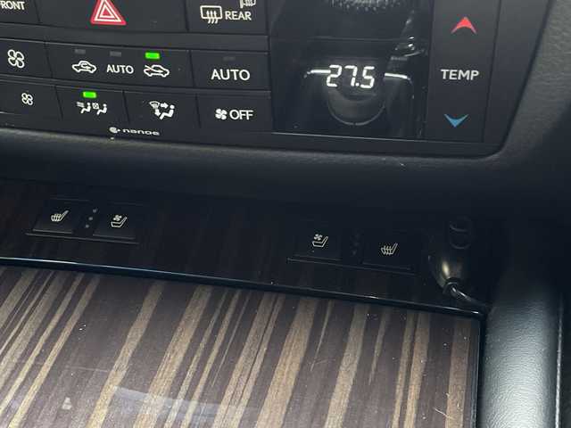 レクサス ＧＳ 250 Iパッケージ 愛知県 2012(平24)年 13万km ホワイトパールクリスタルシャイン サンルーフ/レスポンス製エアロ（フロント・サイド・リア)/純正メーカーナビ/フルセグTV・Bluetooth・DVD・CD・USB・AUX・FM・AM/バックカメラ/ビルトインETC/クルーズコントロール/パドルシフト/運転席メモリ付きパワーシート/前席シートヒーター/前席ベンチレーターシート/ステアリングスイッチ/オートライト/LEDライト/LEDフォグランプ/純正フロアマット/純正ドアバイザー/保証書/取扱説明書/スペアスマートキー