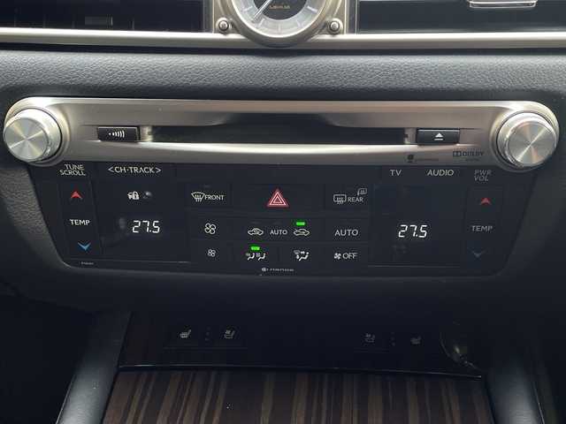 レクサス ＧＳ 250 Iパッケージ 愛知県 2012(平24)年 13万km ホワイトパールクリスタルシャイン サンルーフ/レスポンス製エアロ（フロント・サイド・リア)/純正メーカーナビ/フルセグTV・Bluetooth・DVD・CD・USB・AUX・FM・AM/バックカメラ/ビルトインETC/クルーズコントロール/パドルシフト/運転席メモリ付きパワーシート/前席シートヒーター/前席ベンチレーターシート/ステアリングスイッチ/オートライト/LEDライト/LEDフォグランプ/純正フロアマット/純正ドアバイザー/保証書/取扱説明書/スペアスマートキー