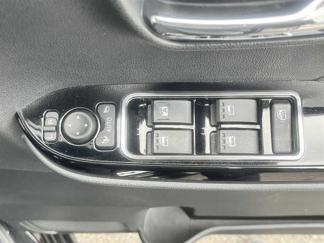 ダイハツ タント カスタム X 島根県 2021(令3)年 5.3万km ブラックマイカメタリック 4WD/純正9型ＳＤナビ　/(ＤＶＤ再生/Ｂｌｕｅｔｏｏｔｈ接続)　/バックカメラ　/両側パワースライドドア　/前後コーナーセンサー　/レーンアシスト　/衝突回避支援ブレーキ機能　/前席シートヒーター　/オートハイビーム／ライト　/純正ＬＥＤヘッドライト/純正14インチアルミホイール　/純正フロアマット