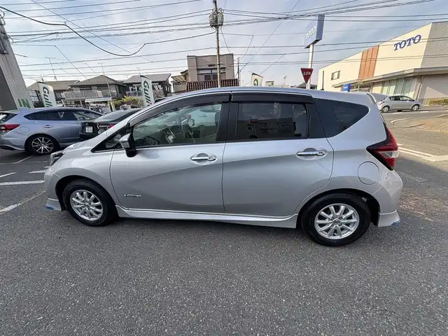 日産 ノート e－パワー X 神奈川県 2018(平30)年 9.8万km ブリリアントシルバー ワンオーナー/メモリナビ/全方位モニター/エアロパーツ/ETC/サイバイ