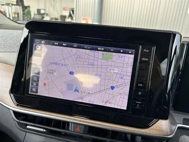 日産 オーラ G レザーエディション 愛知県 2024(令6)年 0.7万km グレー ・禁煙車　/・純正ナビMM223D-L（フルセグ・ＢＴ・ＵＳＢ）/・全周囲カメラ　/・ＥＴＣ　/・前後クリアランスソナー　/・インテリジェントエマージェンシーブレーキ/・踏み間違い防止　/・車線逸脱防止支援システム　/・車線逸脱警報/・ふらつき警報　/・標識認識機能/・後側方衝突防止支援システム/・後側方車両検知警報/・後退車両検知警報/・オートマチックハイビーム/・ブラインドスポットモニター/・横滑り防止/・デジタルインナーミラー/・オートライト/・LEDヘッドライト/・フォグライト/・スマートキー/・プッシュスタート