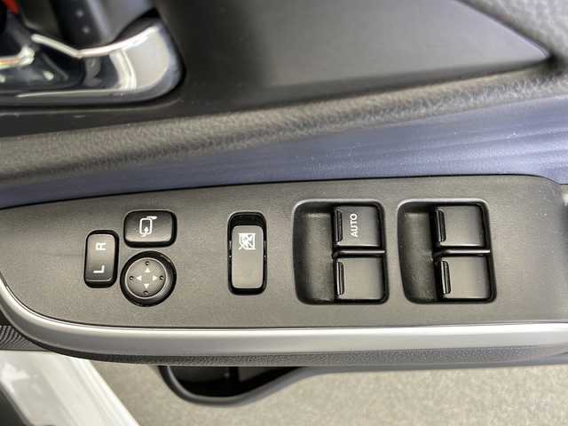スズキ ソリオ HV MX 長野県 2023(令5)年 6.4万km ピュアホワイトP 4WD/社外メモリナビ&USB&BT/アダプティブクルーズコントロール/レーンキープアシスト/車線逸脱警報/衝突軽減ブレーキ/アイドリングストップ/片側パワースライドドア/ステアリングスイッチ/2列目サンシェード/バックカメラ/ハロゲンライト/電動格納ミラー/ドアミラーヒーター/純正15インチAW装着/純正フロアマット/プッシュスタート/スマートキー