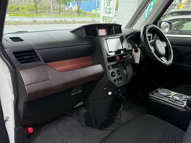 トヨタ タンク X S 大阪府 2020(令2)年 4万km パールホワイトⅢ /社外メモリナビ/・FM・AM・BT・AUX・CD//バックカメラ//スマートキー//プッシュスタート//ETC//アイドリングストップ//片側パワースライドドア//衝突被害軽減システム//前後コーナーセンサー//サンシェード//オートマチックハイビーム//盗難防止装置//保証書//取扱説明書