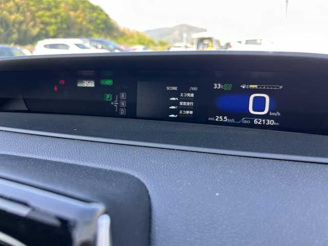 トヨタ プリウス S 奈良県 2016(平28)年 6.3万km アティチュードブラックマイカ 純正９インチナビ　/フルセグＴＶ　/BT/CD/DVD/SD/モデリスタエアロ　/モデリスタ１７インチアルミホイール　/前後ドライブレコーダー　/スマートキー　/ビルトインＥＴＣ　/ＬＥＤヘッドライト　/衝突被害軽減システム　/ＡＡＣ/LEDヘッドライト