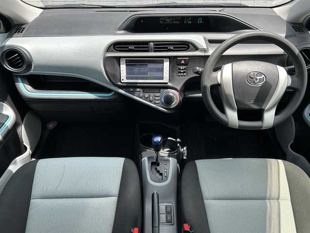 トヨタ アクア S 新潟県 2013(平25)年 10.4万km コバルトブルーメタリック 純正ナビ/（Bluetooth、ワンセグ、FM/AM、CD/DVD）/ETC（Panasonic：ECO　Mood）/純正フロアマット/LEDライト/スペアキー/プッシュスタート/スマートキー/横滑り防止/ABS