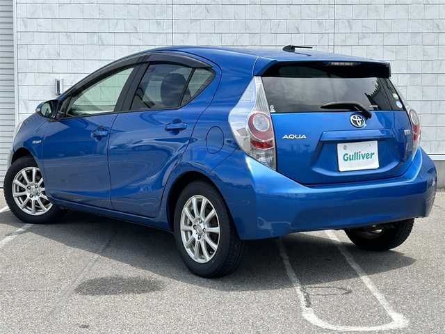 トヨタ アクア S 新潟県 2013(平25)年 10.4万km コバルトブルーメタリック 純正ナビ/（Bluetooth、ワンセグ、FM/AM、CD/DVD）/ETC（Panasonic：ECO　Mood）/純正フロアマット/LEDライト/スペアキー/プッシュスタート/スマートキー/横滑り防止/ABS