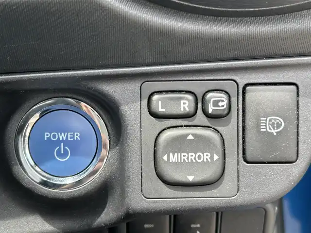 トヨタ アクア S 新潟県 2013(平25)年 10.4万km コバルトブルーメタリック 純正ナビ/（Bluetooth、ワンセグ、FM/AM、CD/DVD）/ETC（Panasonic：ECO　Mood）/純正フロアマット/LEDライト/スペアキー/プッシュスタート/スマートキー/横滑り防止/ABS