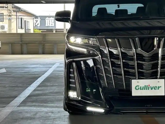 トヨタ アルファード S タイプゴールド 静岡県 2020(令2)年 2.8万km ブラック 特別仕様車/トヨタセーフティセンス/純正9型ディスプレイ/ナビ/フルセグＴＶ/ＤＶＤ再生/ＢＴオーディオ/バックカメラ/前後ドラレコ/ビルトインＥＴＣ2.0/TRDエアロ FSR/ツインムーンルーフ/純正１２．１型後席モニター/AC１００Ｖ/１００Ｗ/追従機能付クルコン/ハーフレザーシート/前後コーナーセンサー/LEDヘッドライト/オートライト/オートハイビーム/LTA（レーントレーシングアシスト）/クリアランスソナー/PKSB(パーキングサポートブレーキ)/PCS(プリクラッシュセーフティ)/オットマン/純正１８ＡＷ
