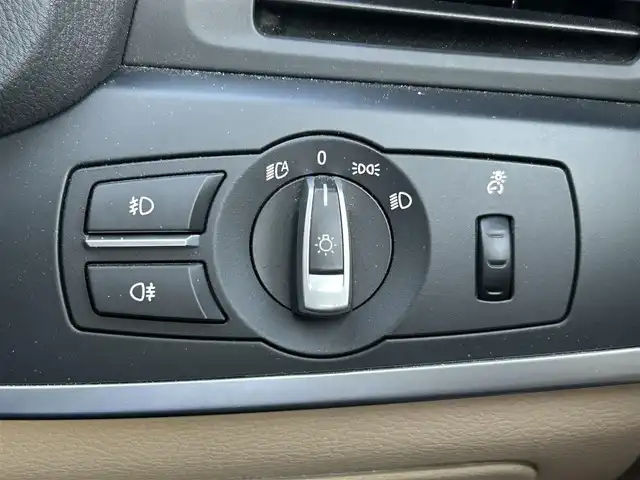 ＢＭＷ Ｘ３ xDrive28i ハイライン 道東・釧路十勝 2011(平23)年 6.1万km サファイアブラックP サンルーフ/クルーズコントロール/白革/シートヒーター/メモリ付きパワーシート/純正HDDナビ/TV/CD/DVD/バック/サイドカメラ/キセノンヘッドライト/オートライト/フロント/リアフォグライト/革巻ステアリング/リモコン/プッシュスタート/スマートキー/純正18インチAW/ミラーETC