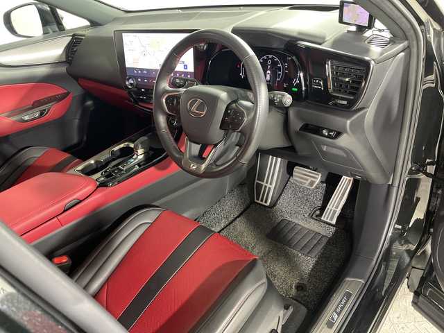 レクサス ＮＸ 350h Fスポーツ 神奈川県 2023(令5)年 2.4万km 青Ｍ レクサスセーフティシステム+/純正メーカーオプションディスプレイオーディオ/・ナビ/BT/フルセグTV/USB/HDMI/MiraCast/パノラミックビューモニター/デジタルインナーミラー/電動サイドブレーキ/オートブレーキホールド/AC100V/EVモード/パワーバックドア/革巻きステアリング/ステアリングスイッチ/パドルシフト/ステアリングヒーター/Autoライト/レザー調シート/パワーシート(D/N)/メモリシート(D)/シートヒーター(D/N)/ベンチレーション(D/N)/ヘッドアップディスプレイ/スマートキー/スペアキー/プッシュスタートボタン/ビルトインETC2.0/前後ドライブレコーダー/三眼LEDヘッドライト/フォグランプ/シーケンシャルウィンカー/電動格納ミラー/ウィンカーミラー/純正20インチアルミホイール/フロアマット