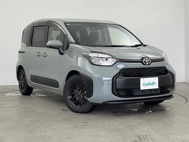 トヨタ シエンタ G 新潟県 2024(令6)年 0.1万km アーバンカーキ 純正ディスプレイオーディオ(ナビ フルセグ)/全方位モニター/純正ビルトインETC/両側パワースライドドア/純正フロアマット/社外ドアバイザー/純正キャップ夏タイヤセット(185/65/R15)/スマートキー×２/LEDヘッドライト/前後コーナーセンサー/レーダークルーズコントロール/Bluetooth