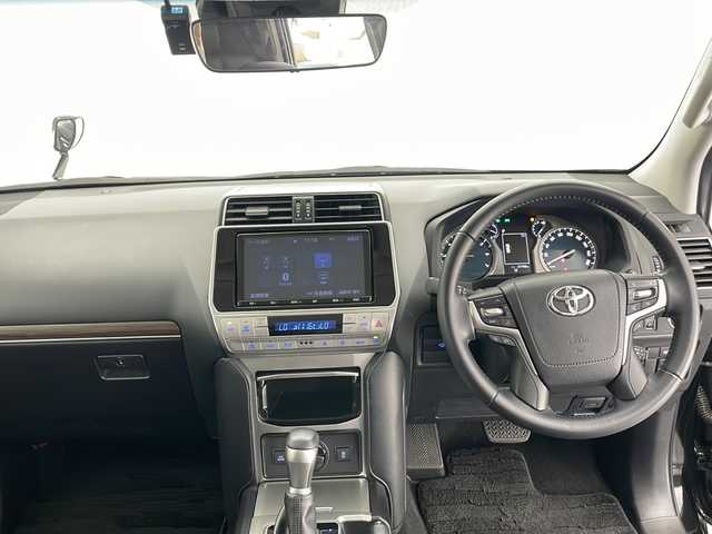 トヨタ ランドクルーザー プラド TX Lパッケージ マットブラED 長野県 2023(令5)年 2.8万km 黒 4WD/サンルーフ/純正SDナビ&フルセグTV&CD&DVD&BT/トヨタセーフティセンス/アダプティブクルーズコントロール/レーンディパーチャーアラート/プリクラッシュセーフティ/クリアランスソナー/ロードサインアシスト/オートマチックハイビーム/社外前方ドライブレコーダー/レザーシート/前席エアシート/前席シートヒーター/前席パワーシート/ステアリングスイッチ/バックカメラ/ビルトインETC/LEDヘッドライト/オートライト/フロントフォグランプ/電動格納ミラー/ウィンカーミラー/純正18インチAW装着/純正フロアマット/ドアバイザー/ルーフレール/プッシュスタート/スマートキー/スペアキー1本