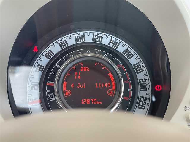フィアット ５００ 1．2 カルト 静岡県 2021(令3)年 1.3万km GRIGIO QUARZO 純正ディスプレイオーディオ/・Bluetooth/AppleCarPlay/androidauto/AM/FM/クルーズコントロール/社外ドライブレコーダー（前方）/ステアリングスイッチ/シティモード/純正16インチAW/ETC/USBポート（2個）