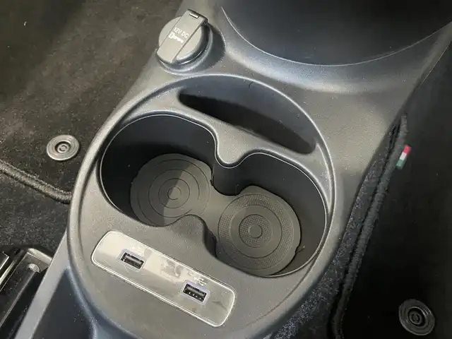 フィアット ５００ 1．2 カルト 静岡県 2021(令3)年 1.3万km GRIGIO QUARZO 純正ディスプレイオーディオ/・Bluetooth/AppleCarPlay/androidauto/AM/FM/クルーズコントロール/社外ドライブレコーダー（前方）/ステアリングスイッチ/シティモード/純正16インチAW/ETC/USBポート（2個）