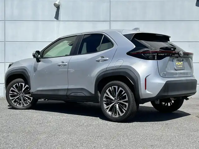 トヨタ ヤリスクロス Z 千葉県 2020(令2)年 2.4万km シルバーメタリック トヨタセーフティセンス/・衝突軽減ブレーキ/レーンキープアシスト/・レーダークルーズコントロール/オートハイビーム/・クリアランスソナー/ブラインドスポットモニター/純正ディスプレイナビ/・フルセグ/BT/USB/カープレイ/全方位カメラ/ETC/ステアリングスイッチ/ハーフレザーシート/シートヒーター(D/N席)/パワーシート(D席)/LEDヘッドライト/オートライト/スマートキー/プッシュスタート/純正フロアマット/純正18インチAW
