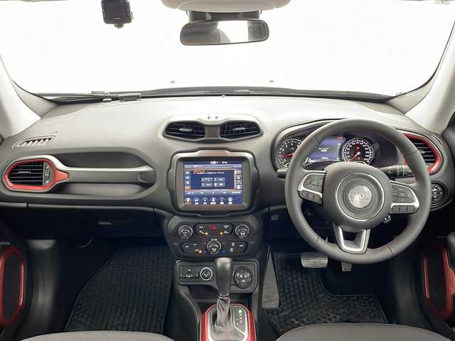 クライスラー・ジープ ジープ レネゲード トレイルホーク 秋田県 2021(令3)年 1万km グレー ４WD/純正ナビ【FM/AM/BT】　/バックカメラ　/フルセグＴＶ　/ＥＴＣ2.0/クルーズコントロール　/スマートキー　/プッシュスタート　/ＬＥＤヘッドライト　/オートライト　/自動パーキングブレーキ　/アイドリングストップ　/横滑り防止装置/前後ドライブレコーダー/オートエアコン /USBポート/レーンキープアシスト/コーナーセンサー/ヒルディセントコントロール/プシュスタート/クルーズコントロール/ライトレベライザー /スマートキー/クリアランスソナー /電格ミラー/純正フロアマット/ルーフレール/ウィンカーミラー /フォグライト /純正AW