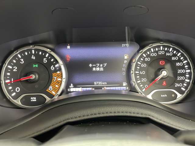 クライスラー・ジープ ジープ レネゲード トレイルホーク 秋田県 2021(令3)年 1万km グレー ４WD/純正ナビ【FM/AM/BT】　/バックカメラ　/フルセグＴＶ　/ＥＴＣ2.0/クルーズコントロール　/スマートキー　/プッシュスタート　/ＬＥＤヘッドライト　/オートライト　/自動パーキングブレーキ　/アイドリングストップ　/横滑り防止装置/前後ドライブレコーダー/オートエアコン /USBポート/レーンキープアシスト/コーナーセンサー/ヒルディセントコントロール/プシュスタート/クルーズコントロール/ライトレベライザー /スマートキー/クリアランスソナー /電格ミラー/純正フロアマット/ルーフレール/ウィンカーミラー /フォグライト /純正AW