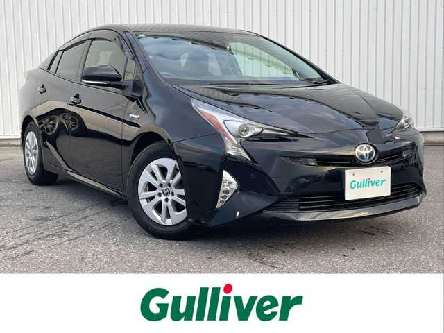 トヨタ プリウス Sセーフティプラス 滋賀県 2017(平29)年 3.5万km アティチュードブラックマイカ 純正SDナビ/・AM/FM/・CD/DVD/・Bluetooth/・フルセグTV/バックカメラ/ステアリングスイッチ/革巻きステアリング/ビルトインETC/前方ドライブレコーダー/プリクラッシュセーフティ/レーンディパーチャーアラート/アダプティブクルーズコントロール/インテリジェンスクリアランスソナー/ふらつき検知/ヘッドアップディスプレイ/オートハイビーム/オートマチックヘッドライト/LEDヘッドライト/フォグランプ/オートリトラミラー