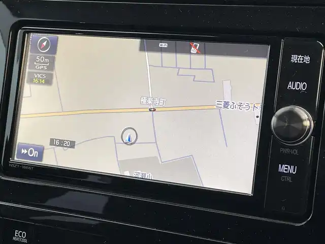 トヨタ プリウス Sセーフティプラス 滋賀県 2017(平29)年 3.5万km アティチュードブラックマイカ 純正SDナビ/・AM/FM/・CD/DVD/・Bluetooth/・フルセグTV/バックカメラ/ステアリングスイッチ/革巻きステアリング/ビルトインETC/前方ドライブレコーダー/プリクラッシュセーフティ/レーンディパーチャーアラート/アダプティブクルーズコントロール/インテリジェンスクリアランスソナー/ふらつき検知/ヘッドアップディスプレイ/オートハイビーム/オートマチックヘッドライト/LEDヘッドライト/フォグランプ/オートリトラミラー