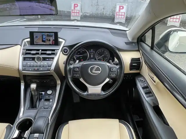 レクサス ＮＸ 300h Iパッケージ 宮城県 2015(平27)年 11.5万km ソニッククォーツ 純正ナビ　/　フルセグテレビ　Ｂｌｕｅｔｏｏｔｈ　CD/DVD　FM/AM/ブラインドスポットモニター　/パワーシート　/シートヒーター　/レザーシート　/ステアリングヒーター/クルーズコントロール/オートライト/オートハイビーム/ルーフレール/コーナーセンサー/パノラミックビューモニター/横滑り防止/追突軽減システム/プッシュスタート/ETC/保証書/取扱説明書/　