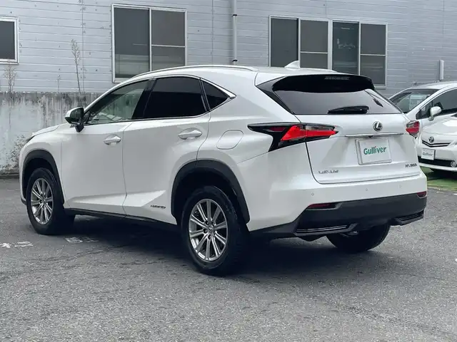 レクサス ＮＸ 300h Iパッケージ 宮城県 2015(平27)年 11.5万km ソニッククォーツ 純正ナビ　/　フルセグテレビ　Ｂｌｕｅｔｏｏｔｈ　CD/DVD　FM/AM/ブラインドスポットモニター　/パワーシート　/シートヒーター　/レザーシート　/ステアリングヒーター/クルーズコントロール/オートライト/オートハイビーム/ルーフレール/コーナーセンサー/パノラミックビューモニター/横滑り防止/追突軽減システム/プッシュスタート/ETC/保証書/取扱説明書/　