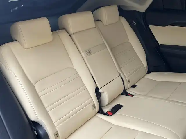 レクサス ＮＸ 300h Iパッケージ 宮城県 2015(平27)年 11.5万km ソニッククォーツ 純正ナビ　/　フルセグテレビ　Ｂｌｕｅｔｏｏｔｈ　CD/DVD　FM/AM/ブラインドスポットモニター　/パワーシート　/シートヒーター　/レザーシート　/ステアリングヒーター/クルーズコントロール/オートライト/オートハイビーム/ルーフレール/コーナーセンサー/パノラミックビューモニター/横滑り防止/追突軽減システム/プッシュスタート/ETC/保証書/取扱説明書/　