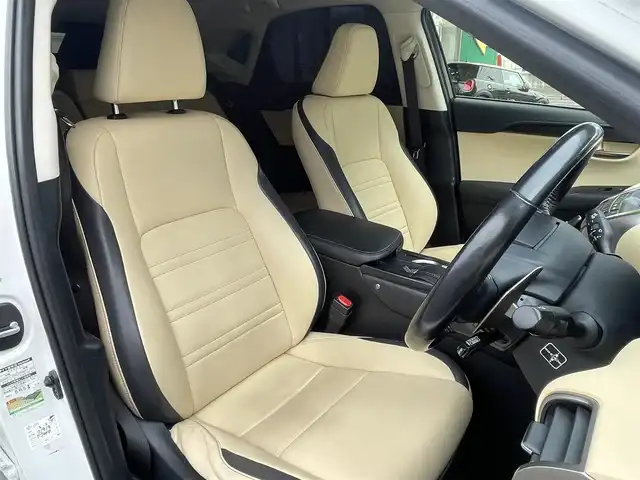 レクサス ＮＸ 300h Iパッケージ 宮城県 2015(平27)年 11.5万km ソニッククォーツ 純正ナビ　/　フルセグテレビ　Ｂｌｕｅｔｏｏｔｈ　CD/DVD　FM/AM/ブラインドスポットモニター　/パワーシート　/シートヒーター　/レザーシート　/ステアリングヒーター/クルーズコントロール/オートライト/オートハイビーム/ルーフレール/コーナーセンサー/パノラミックビューモニター/横滑り防止/追突軽減システム/プッシュスタート/ETC/保証書/取扱説明書/　