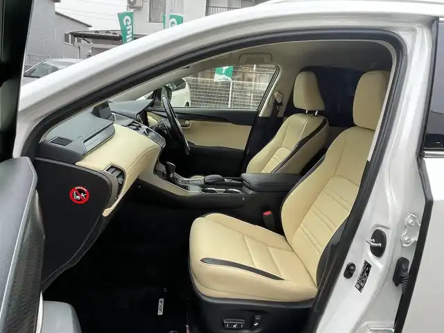 レクサス ＮＸ 300h Iパッケージ 宮城県 2015(平27)年 11.5万km ソニッククォーツ 純正ナビ　/　フルセグテレビ　Ｂｌｕｅｔｏｏｔｈ　CD/DVD　FM/AM/ブラインドスポットモニター　/パワーシート　/シートヒーター　/レザーシート　/ステアリングヒーター/クルーズコントロール/オートライト/オートハイビーム/ルーフレール/コーナーセンサー/パノラミックビューモニター/横滑り防止/追突軽減システム/プッシュスタート/ETC/保証書/取扱説明書/　