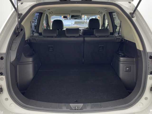 三菱 アウトランダー ＰＨＥＶ G ナビパッケージ 兵庫県 2015(平27)年 7.5万km シルキーホワイト ・ワンオーナー車/・純正ナビ/CD/DVD/SD/Bluetooth/TV/・マルチアラウンドモニター/・ビルトインＥＴＣ/・衝突軽減ブレーキ/・レーンキープアシスト/・前後ドライブレコーダー/・ＡＣ１００Ｖ/・パドルシフト/・ハーフレザーシート/・前席シートヒーター/・パドルシフト/・ステアリングヒーター/・レーダークルーズコントロール/・パワーバックドア/・ＬＥＤヘッドライト/・スマートキー