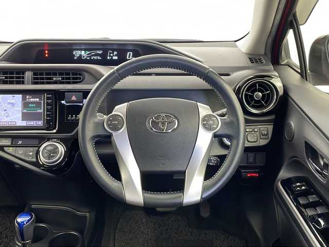 トヨタ アクア G 栃木県 2015(平27)年 12.4万km スーパーレッドⅤ 純正ナビ/（BT/フルセグ/AM/FM)/クルーズコントロール/横滑り防止/プッシュスタート/スマートキー/ETC/バックカメラ