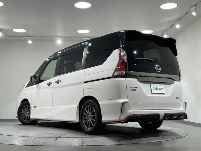 日産 セレナ ニスモ 愛知県 2018(平30)年 4.9万km ブリリアントホワイトパール 2トーン カロッツェリア10インチナビ/フリップダウンモニター/プロパイロット/衝突軽減ブレーキ/両側電動スライドドア/アラウンドビューモニター/LEDヘッドライト/ETC/ドライブレコーダー/デジタルインナーミラー/フルセグTV/Bluetooth/コーナーセンサー/レーンキープアシスト/パーキングアシスト/プッシュスタート/USB接続/スマートキー/CD/DVD再生/アイドリングストップ/ミュージックサーバー/ミュージックプレイヤー接続/純正フロアマット/オートライト/禁煙車/2トーンカラー/ウィンカーミラー/電動格納ミラー/ドアバイザー/Wエアコン/ステアリングリモコン/ハンズフリーパワースライドドア/横滑り防止装置/電動パーキングブレーキ/オートブレーキホールド